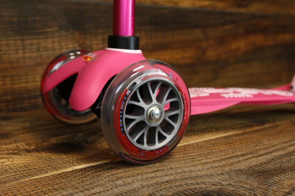 Hulajnoga Mini Micro Deluxe LED Pink 2026