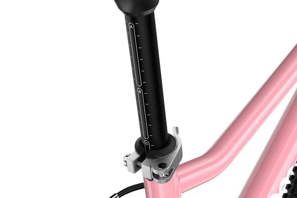 Rowerek dziecięcy Woom 3 GO Powder Pink 16" 2026 + podpórka + dzwonek